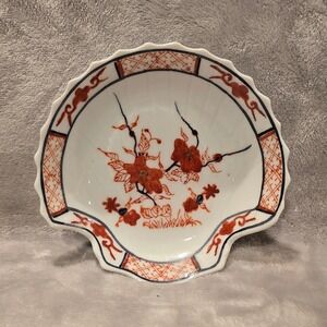 YT Hand Painted Hong Kong Porcelain‎ Shell Dish Blue Floral Imari Scalloped 5.5"